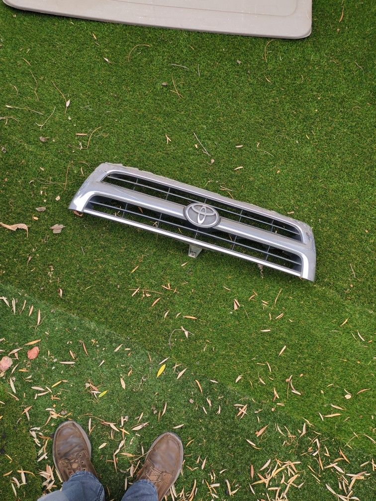 1999 4Runner Grill 