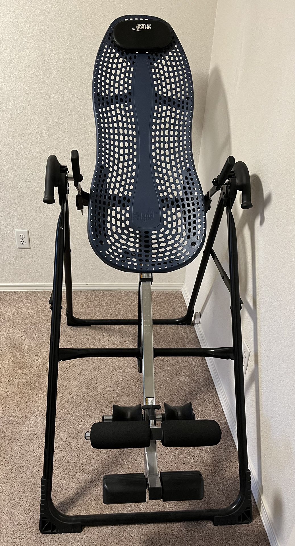 EP-560 Inversion Table