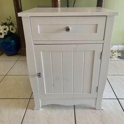 Nightstand, end table, mirror, pictures,