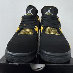 Jordan 4 Yellow Thunder Size 9,11