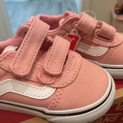 Baby Vans Size 4