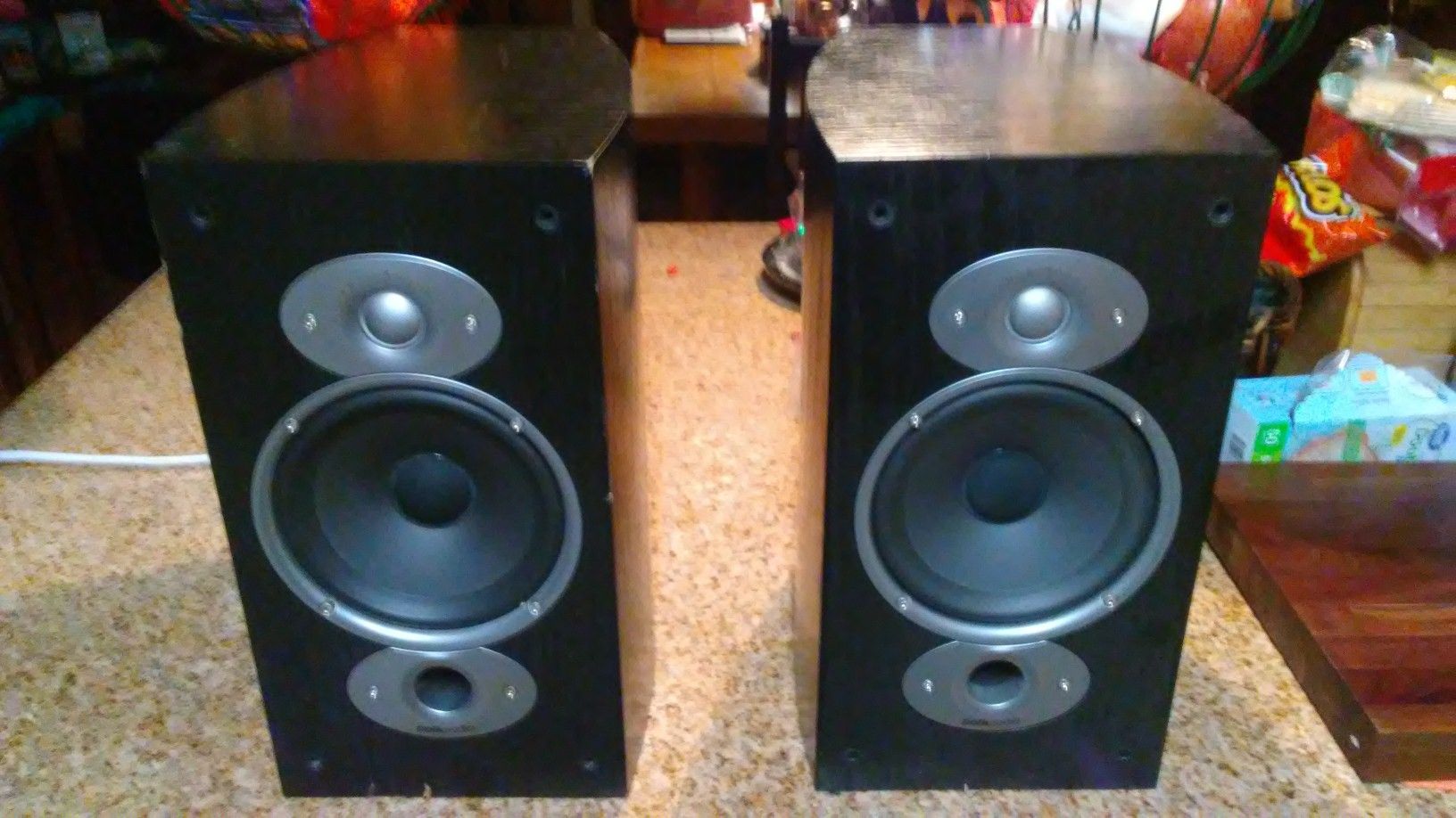 *POLK AUDIO BOOK SHELF SPEAKER'S (RTi A3) AWESOME SOUND!! MAKE OFFER!! SERIOUS BUYER'S PLEASE!!