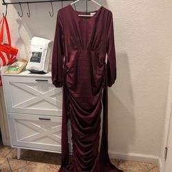Veiled Collection Burgundry Maxi Formal  Dress Size M 