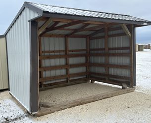PREOWNED 8ft.x12ft. Run-in Shed Loafing Shelter FOR SALE 