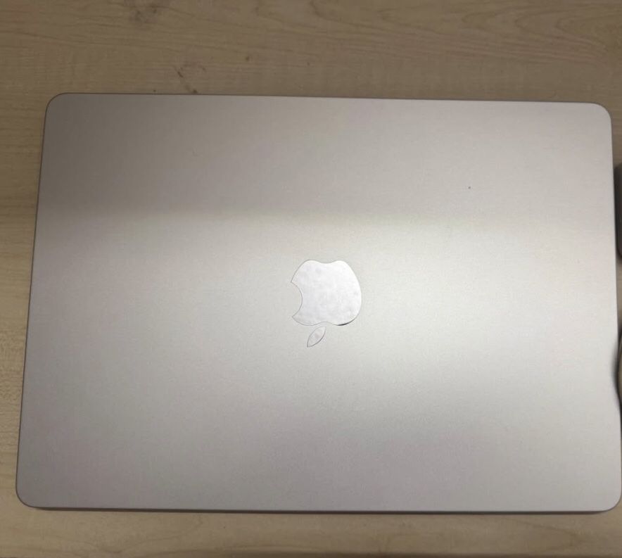 Macbook Air M2 Excellent Condition