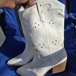 Size 8 White Boots