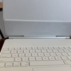 $50- Magic Keyboard 12.9in White With LED For iPad Pro OLED.
