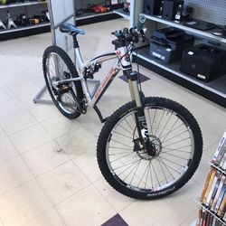 Rocky Mountain Altitude 750 Bicycle