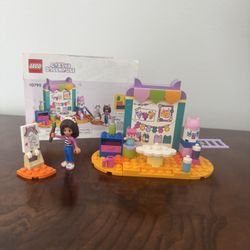 LEGO 4+ Gabby's Dollhouse Crafting with Baby Box Toy 10795 Toy 10795 In good condition  Will disassemble and ship in ziplock bag