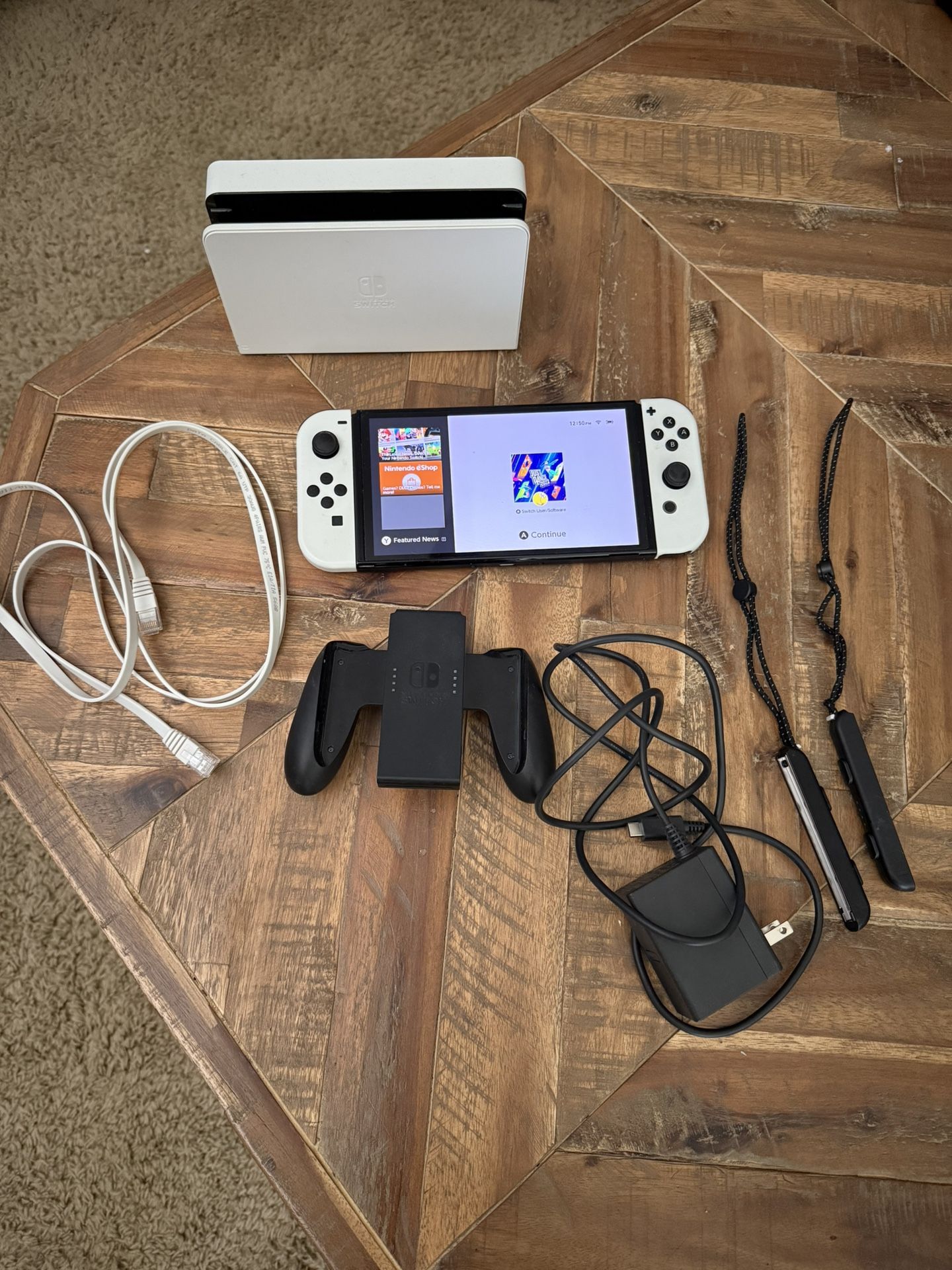 Nintendo - Switch – OLED Model w/Joy-Con - White Like New
