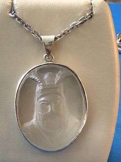 Necklace pendant,Custom hand made ,engraved (31 grams 2” Quartz dore najaf)18” chain , new never been used