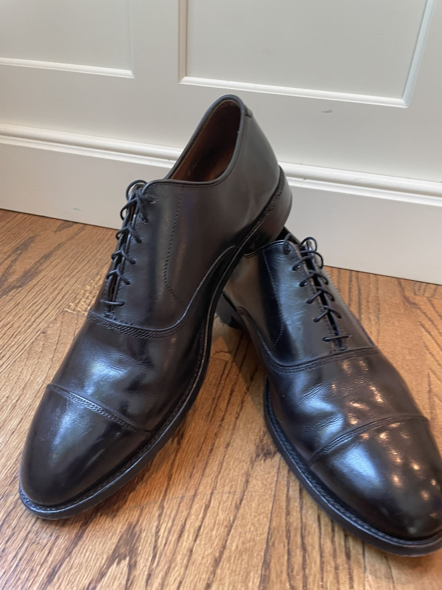 Allen Edmonds Park Avenue Sz 12E Black Leather Cap Toe Lace Up Dress Shoes 5615. Condition is pre owned and show signs go wear from usage (please see 