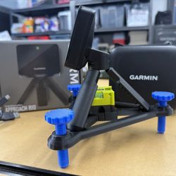 Garmin R10 Launch Monitor W/ Laser Stand & RTC Balls