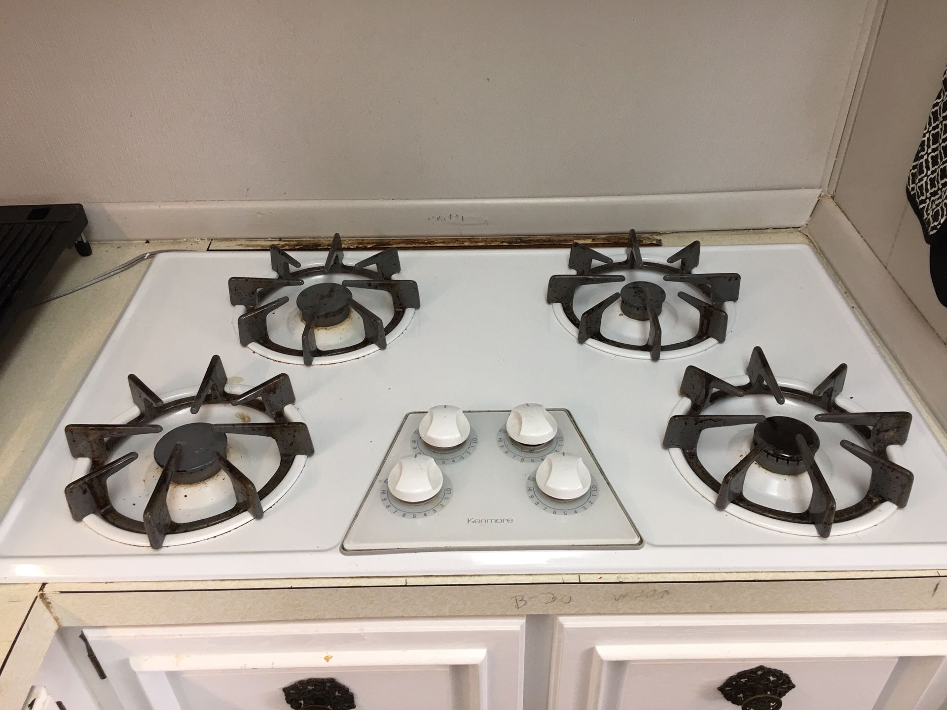 Kenmore drop in gas stove and slide in gas oven for Sale in Mesa, AZ