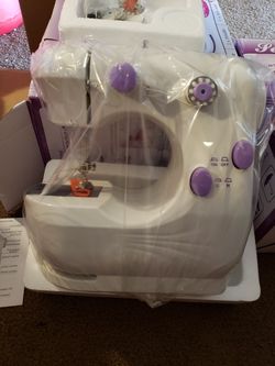 Sewing machine with 2 speed control