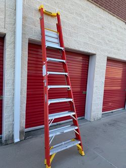 8 foot podium ladder new