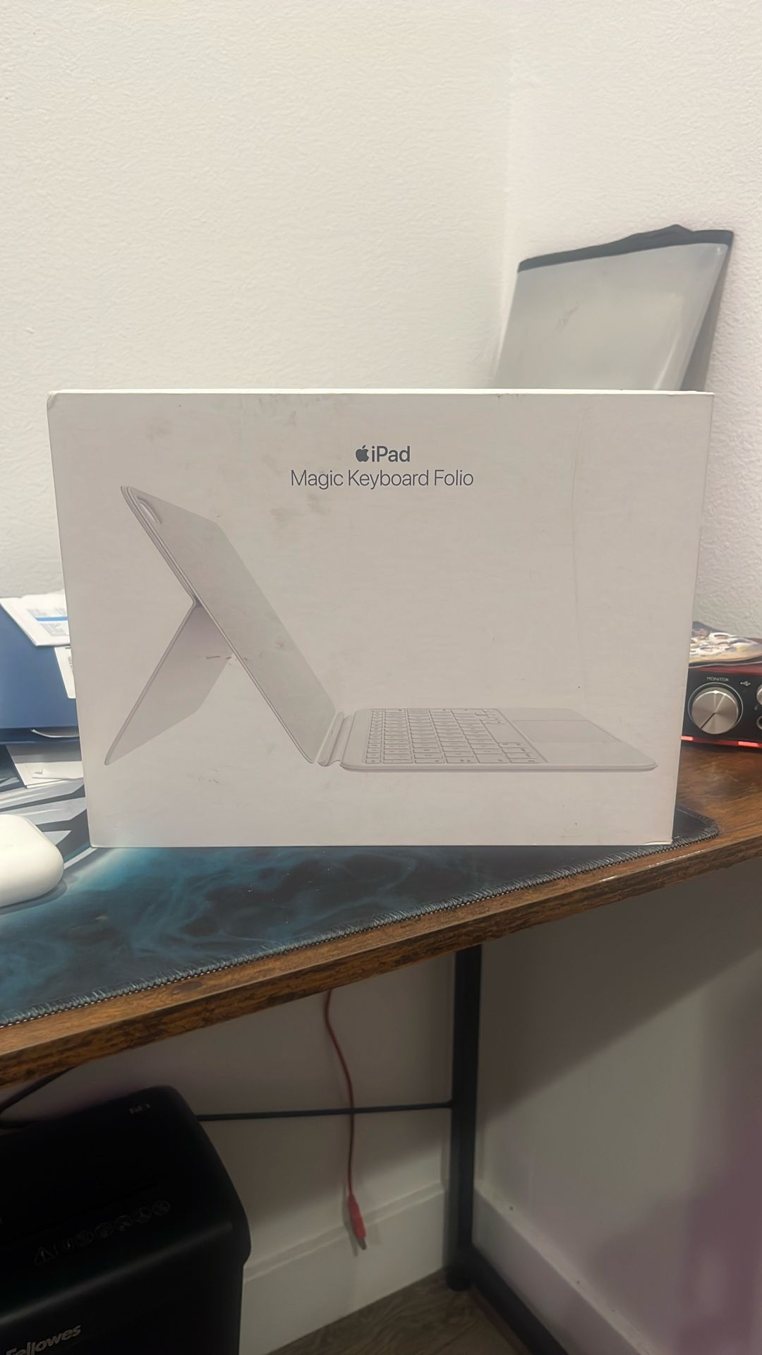 iPad Magic Keyboard Folio