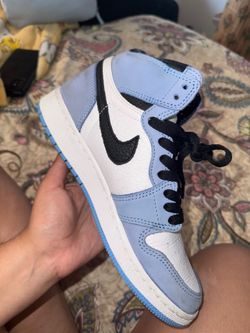 Nike Air Jordan 1 Retro High OG university blue