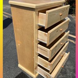 5 drawers dresser / Five drawers dresser