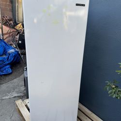 THOMSON" VERTICAL FREEZER 