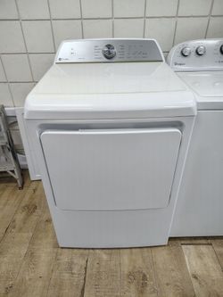 GE gas auto sensing dryer super capacity In Excellent Working Condition