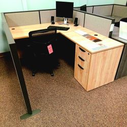 Office Desk With Return And Locking File
