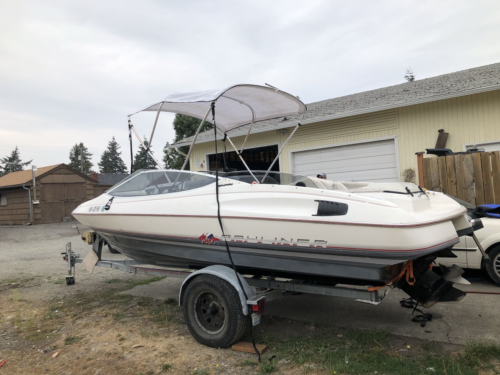 Boat bayliner 1990 Runs but doesn’t have power I don’t know why Boat