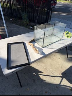 Fish tank 10gallon (read description )