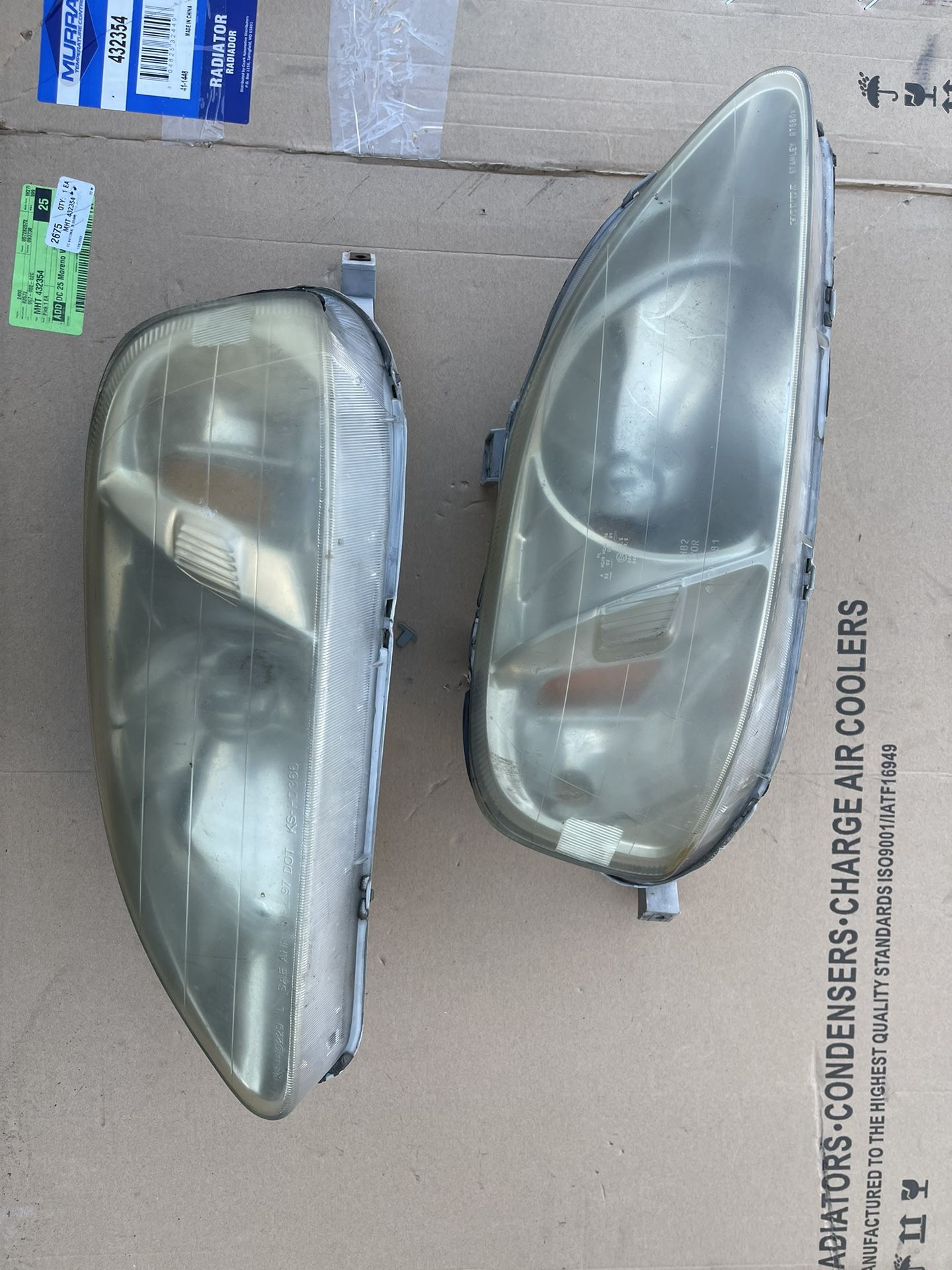 99-00 Honda Civic Headlights (Pair)