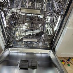 Brand New 1year Dishwasher 