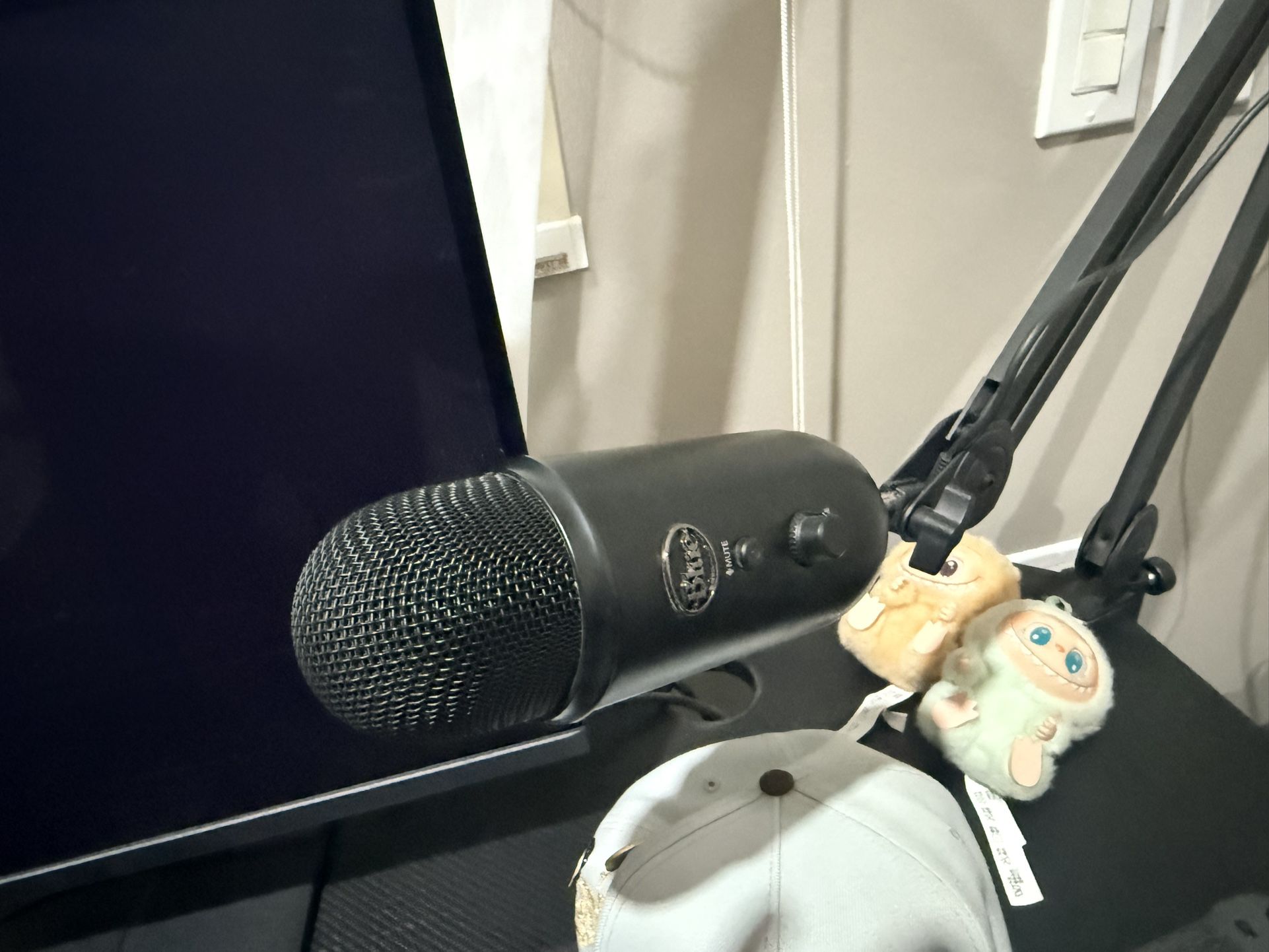 Scuff Controller And Blue yeti Mic With Arm