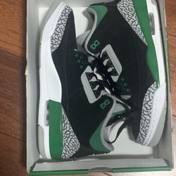 Jordan 3 pine green size 9.5