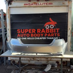 2018 Camry SE Bumper Rear OEM 2024 