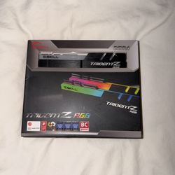 G.SKILL Trident Z RGB DDR4-3600 MHz (16GBx2) CL-16-19-19-39 Memory Kit
