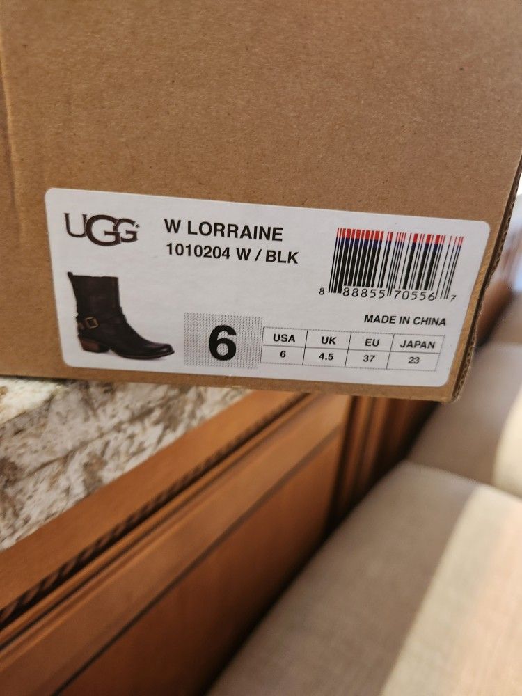 UGG boots Brand New. Size 6