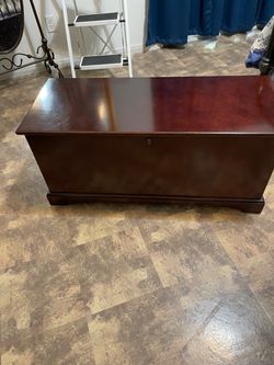 Hope Chest lined in Cedar