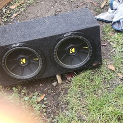 Kicker Speakerbox With Amp And Capacitor 