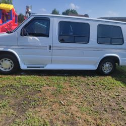 2002 Ford E-150