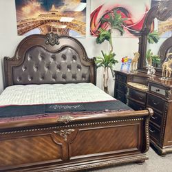 Gorgeous Solid Wood 5pc Bedroom Furniture Set Available Now Only $1599 (Huge Saving)