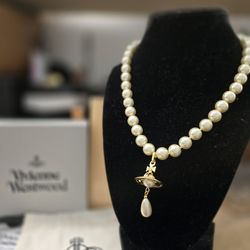 vivienne westwood One Row Pearl Drop Choker for Sale in Rowland