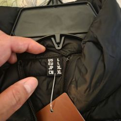 Black woman's jacket Large NEW