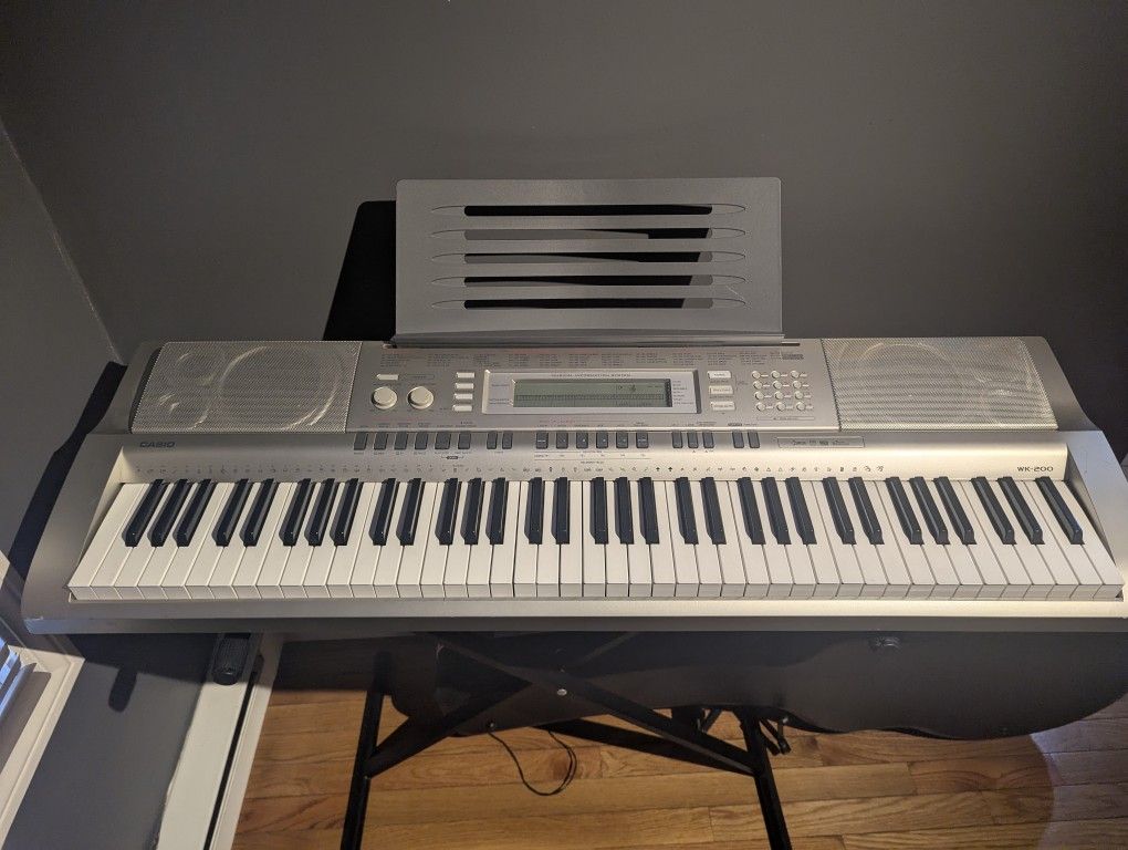 Casio WK200 Digital keyboard