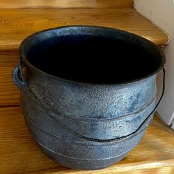 Cast Iron Cauldron Kettle