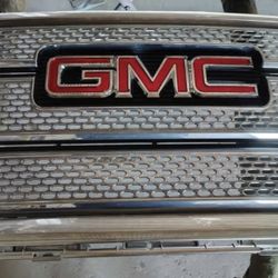 OEM GMC Acadia Denal Grill 