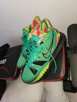 Kyrie irving 7 weatherman  size 11