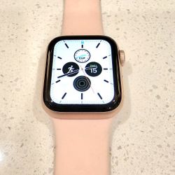 Apple Watch Series 4 - 40mm Rose Pink