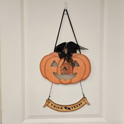 Pumkin Hanging Decor
- It's lights up!
