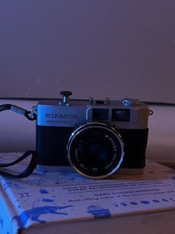 Miranda sensoret 35mm -Does Not Shoot. For Parts Or Repair.