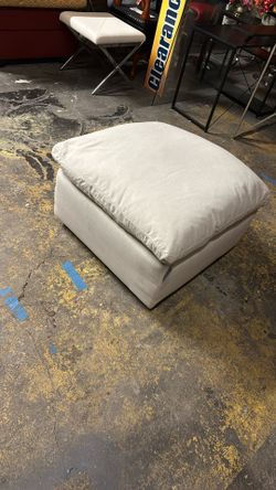 Cloud Like Ottoman 