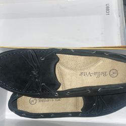 Size 6 women’s shoe